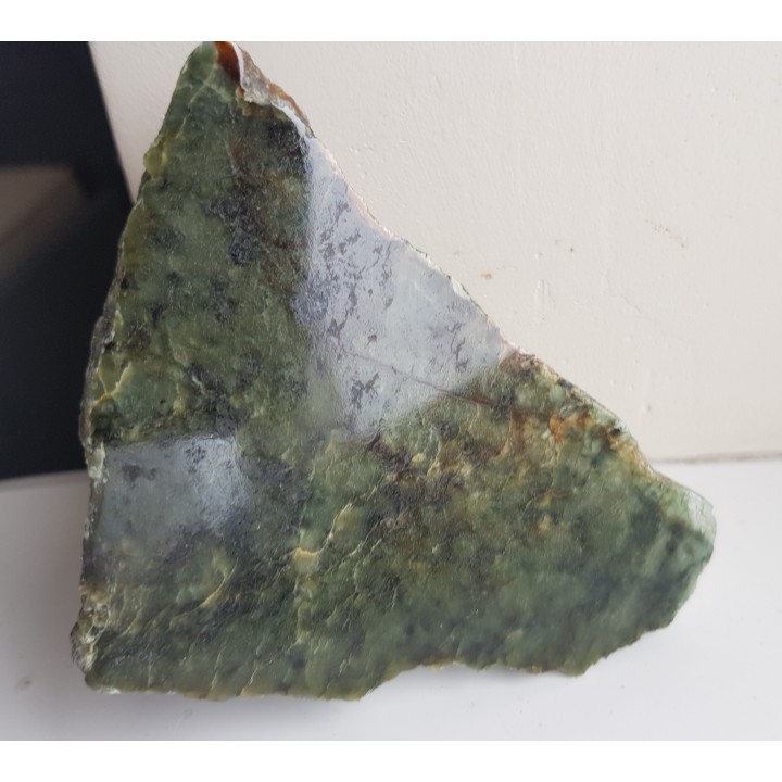 Okaz polerowanego nefrytu z Jordanowa Śląskiego