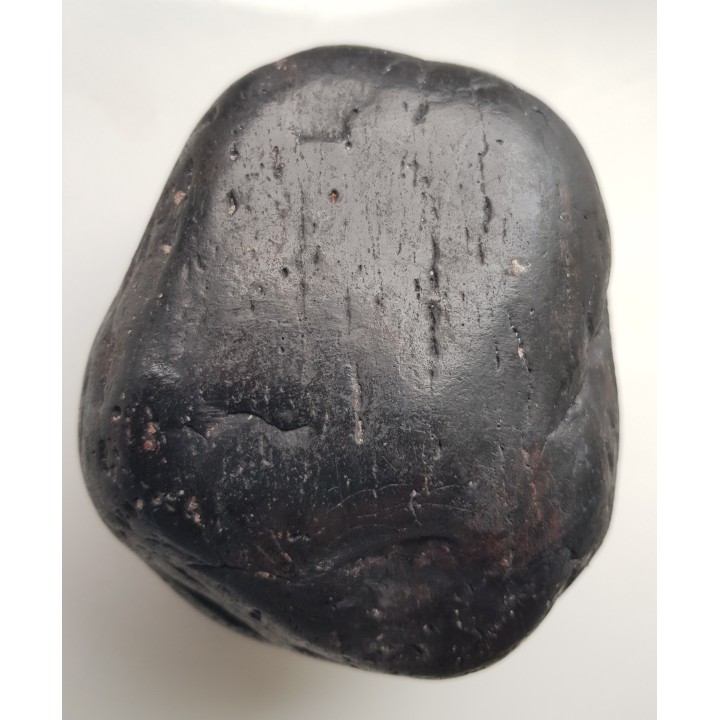 Pełny otoczak lidytu z naturalnym polerem z kulmu niecki śródsudeckiej z Jedliny koło Wałbrzycha