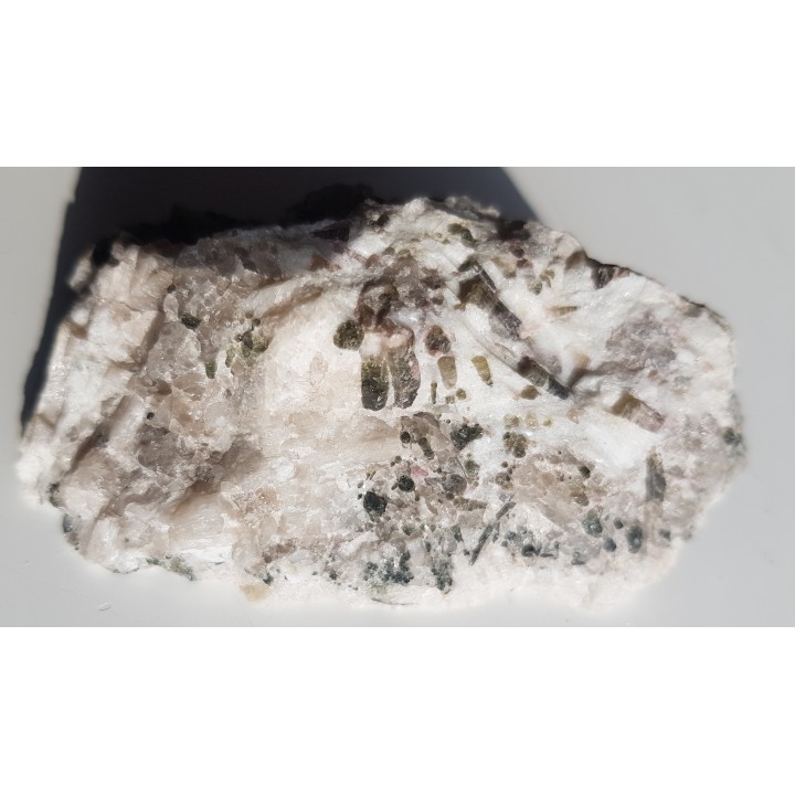 Barwne elbaity z Piławy Grn. w pegmatycie