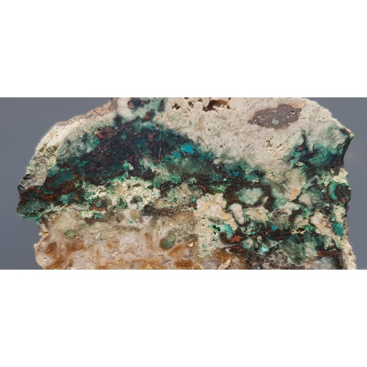 Kupryt i miedź rodzima w jaspiso-agacie z Sokołowca w Górach Kaczawskich