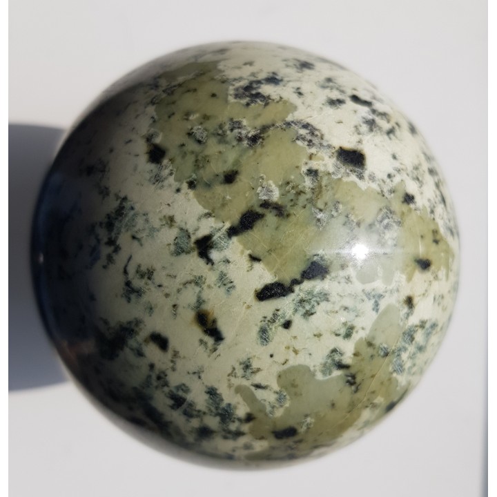 Kula z nefrytu z Jordanowa Śląskiego