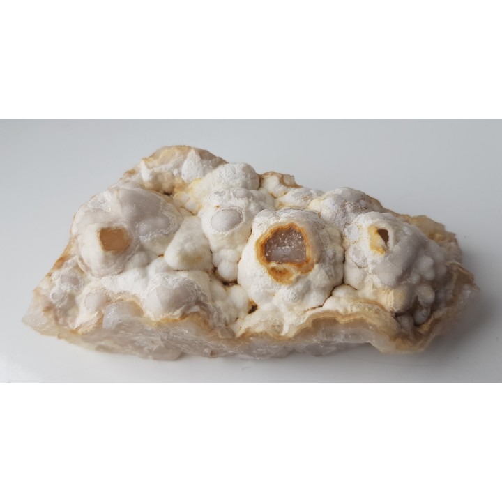 Kwarce pokryte drobnokrystalicznym SiO2 i chalcedonem ze Sławniowic