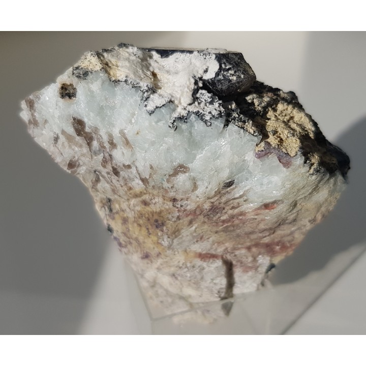 Kwarc dymny z bavenitem ze Strzegomia