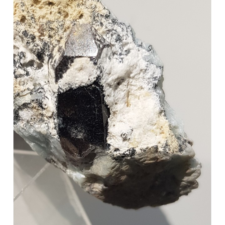 Kwarc dymny z bavenitem ze Strzegomia