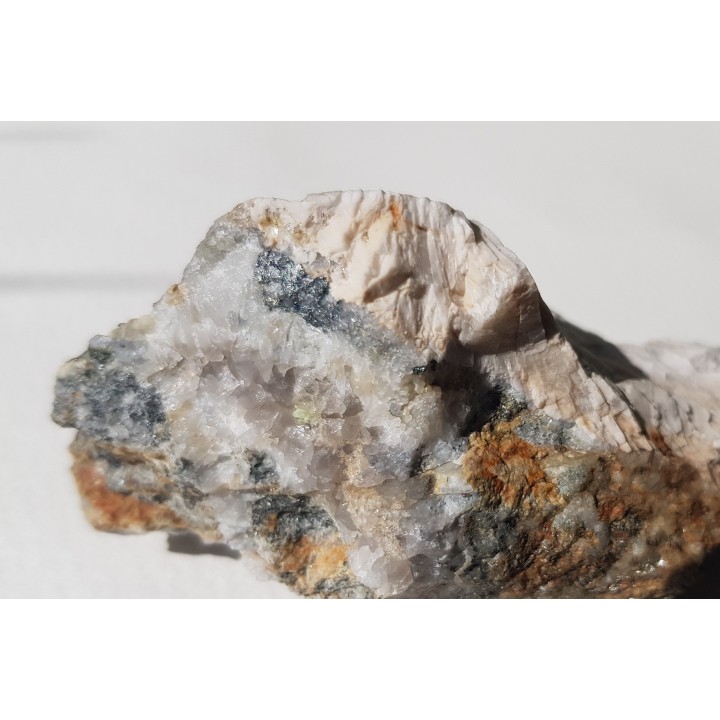 Tetraedryt w żyle kwarcowo-barytowej z okolic Jedliny Zdroju