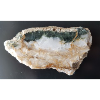 Kwarc prazowy w żyle kwarcowo-węglanowej z Pokrzywnej