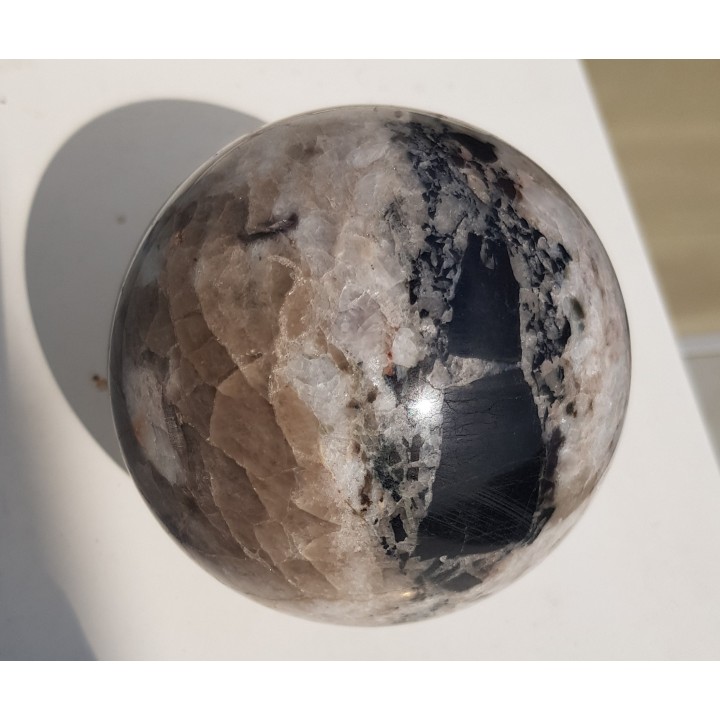 Okazała kula z pegmatytu litowego z Piławy Grn.