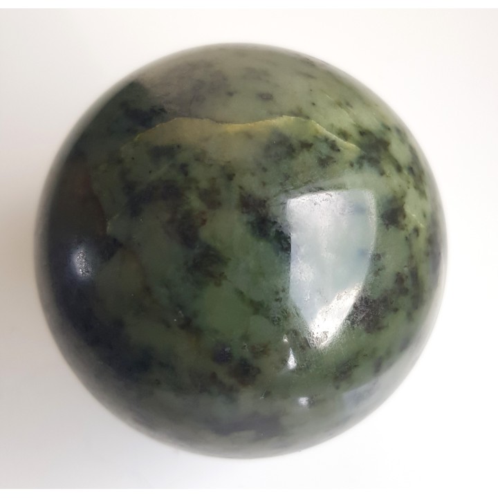 Kula z nefrytu z Jordanowa Śląskiego