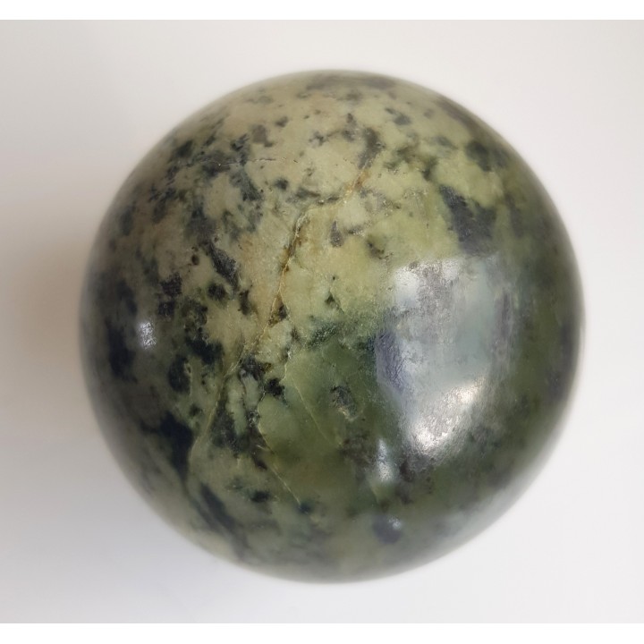 Kula z nefrytu z Jordanowa Śląskiego