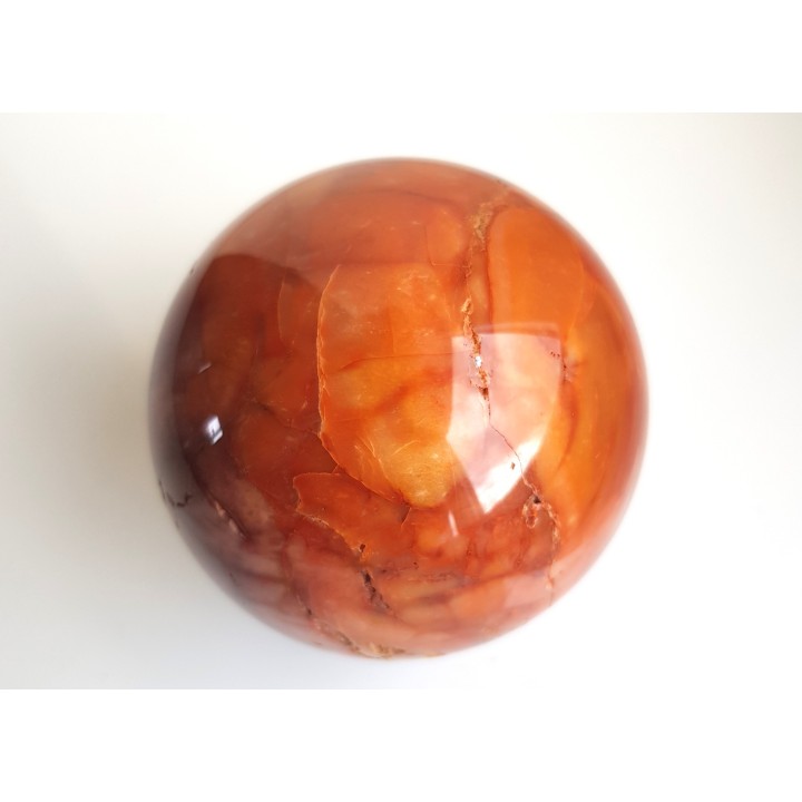 Piękna kula z barwnego chalcedonu z aluwiów Nysy Kłodzkiej