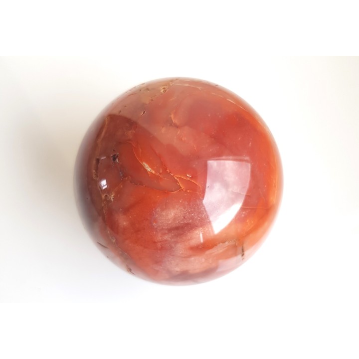 Piękna kula z barwnego chalcedonu z aluwiów Nysy Kłodzkiej