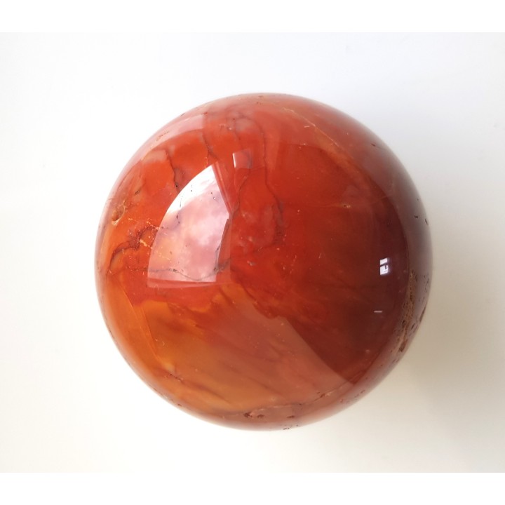 Piękna kula z barwnego chalcedonu z aluwiów Nysy Kłodzkiej