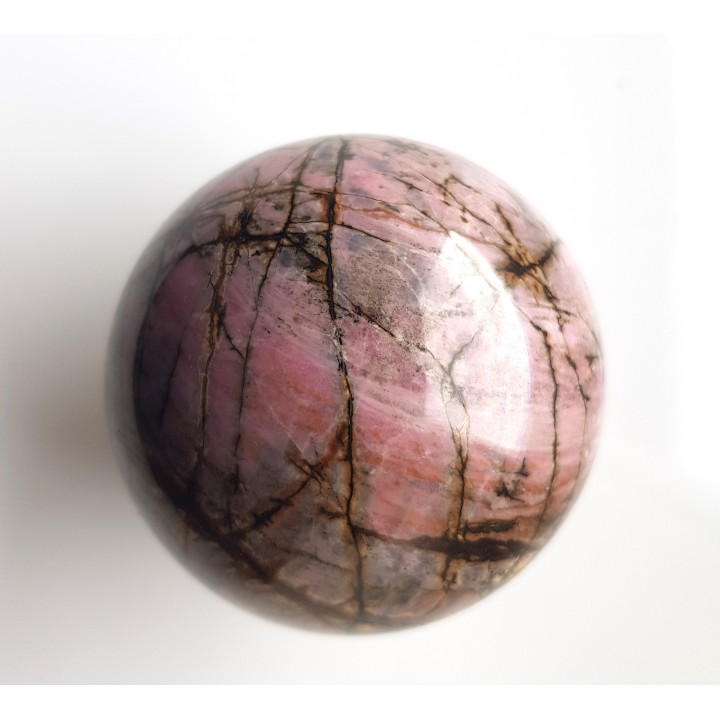 Unikatowa kula z rodonitu z Iacobeni w Rumunii