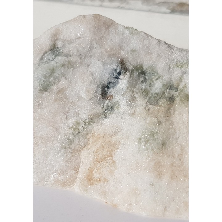 Ciemniniebieskie spinele z Rędzin k. Kamiennej Góry