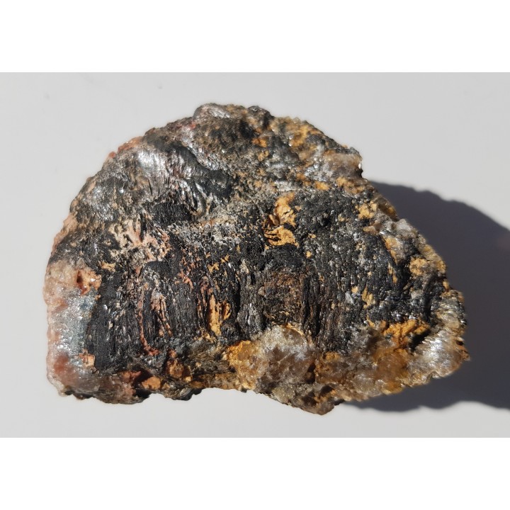 Turmalin z Granicznego Potoku w Górach Izerskich