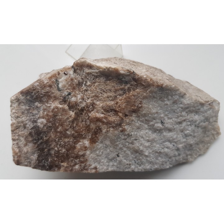 Spessartyn w aplicie z Czernicy k. Tąpadeł