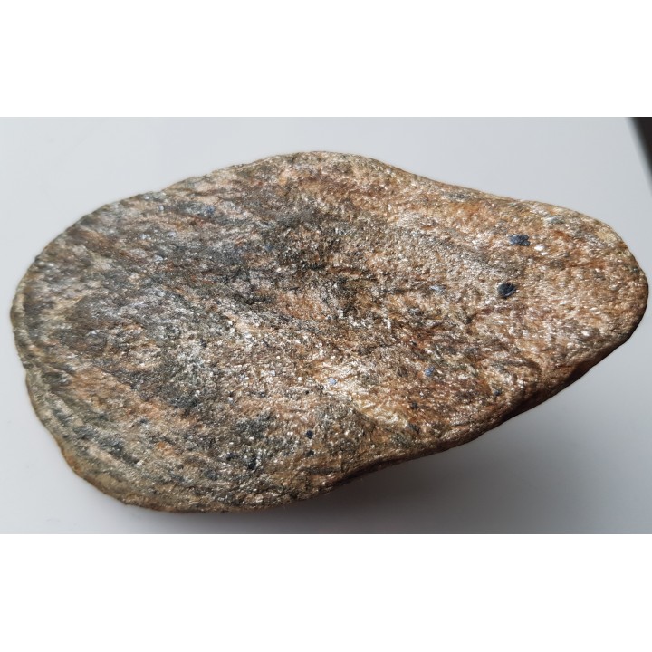 Minerał szeregu ilmenit-pirofanit z Czerniawy Zdr.