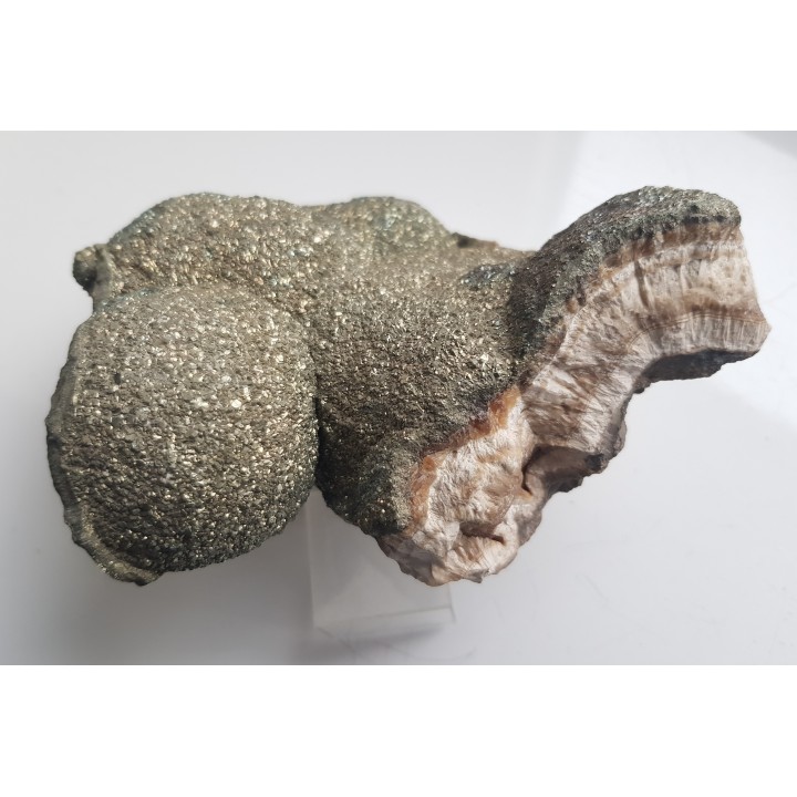 Okaz barytu pokrytego markasytem z LGOM