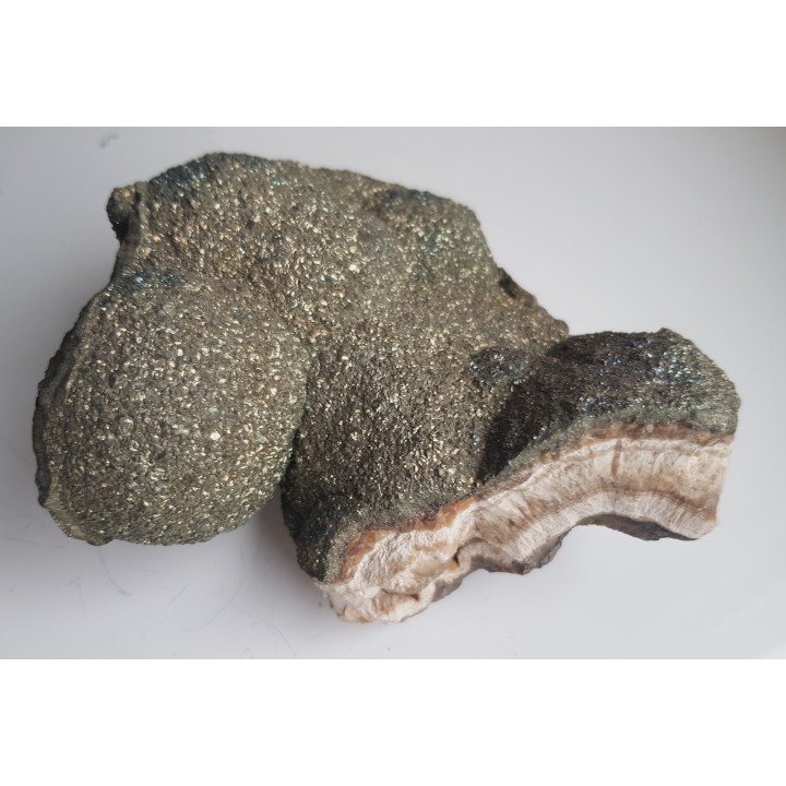 Okaz barytu pokrytego markasytem z LGOM