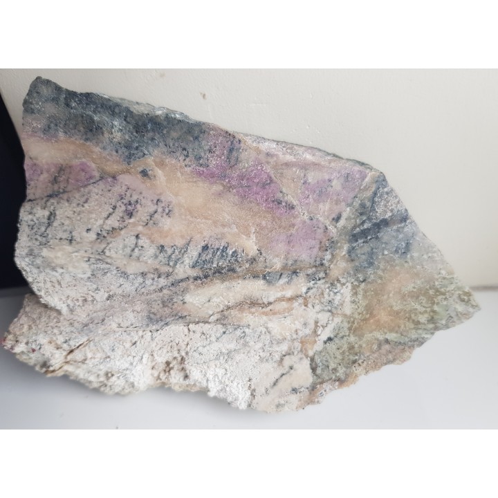 Fioletowo-zielony rodingit z Nasławic