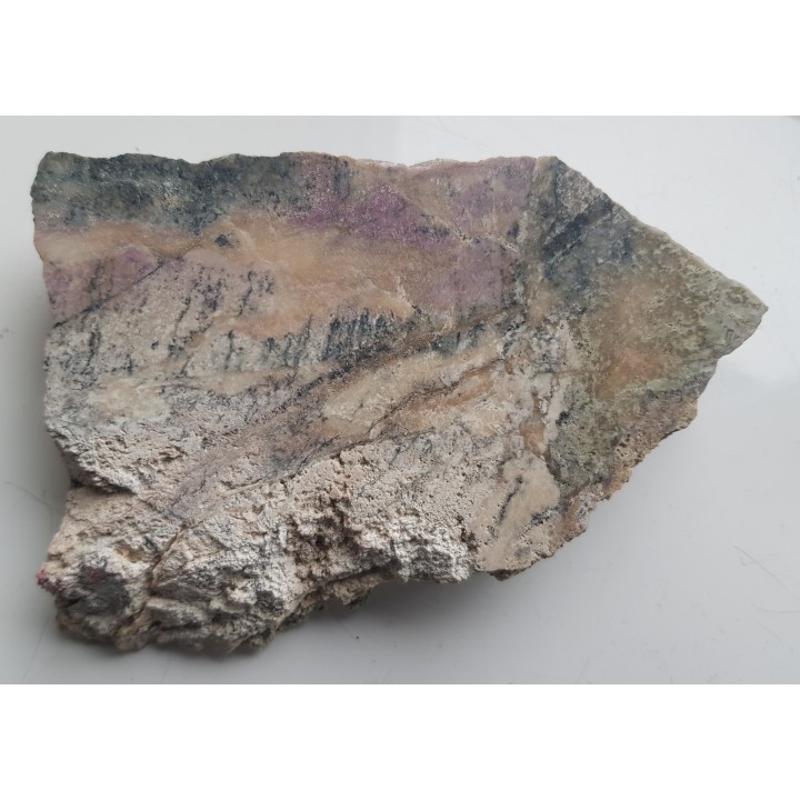 Fioletowo-zielony rodingit z Nasławic