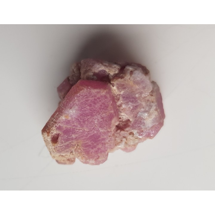 Kryształ rubinu z Prilepu (Macedonia Płn.)