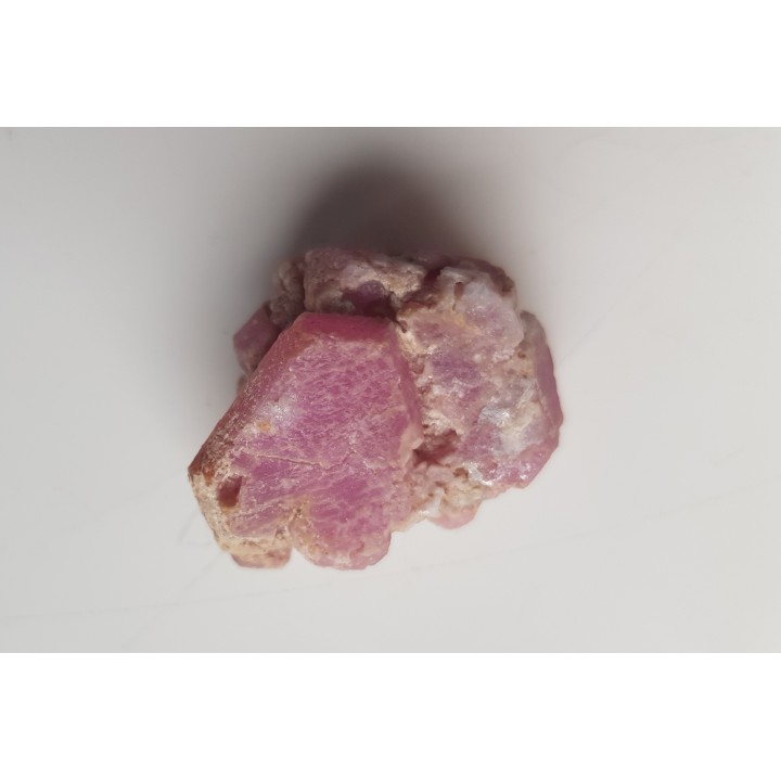 Kryształ rubinu z Prilepu (Macedonia Płn.)