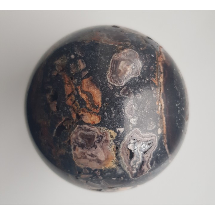 Piękna kula z rudy wstęgowej z Kosowa