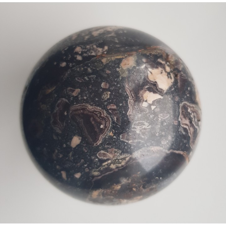 Piękna kula z rudy wstęgowej z Kosowa