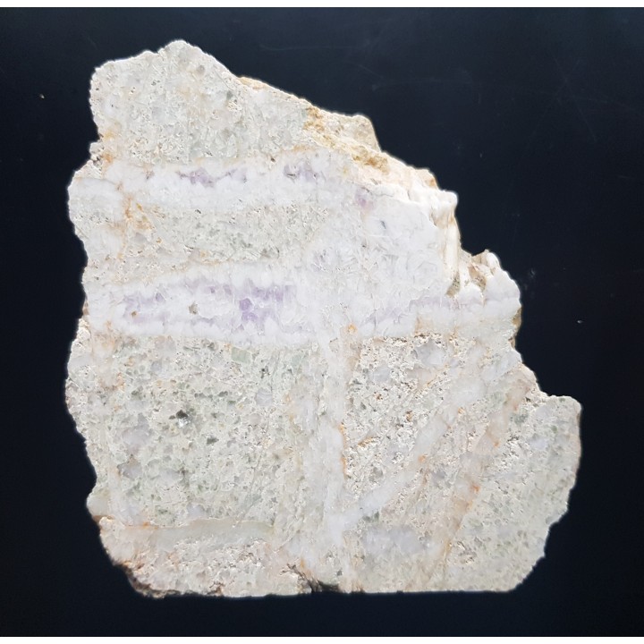 Żyła kwarcowo-ametystowa z Masywu Ślęży