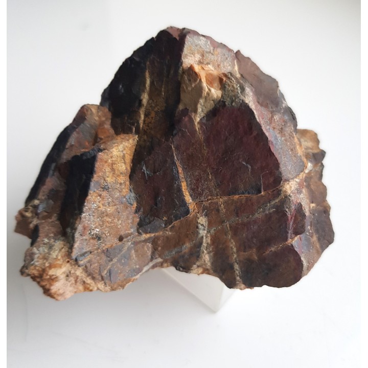 Masywny, blokowy martyt z pegmatytów karkonoskich