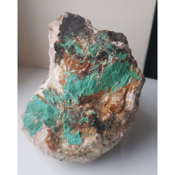 Obfite wydzielenia malachitu na barycie z Dziwiszowa