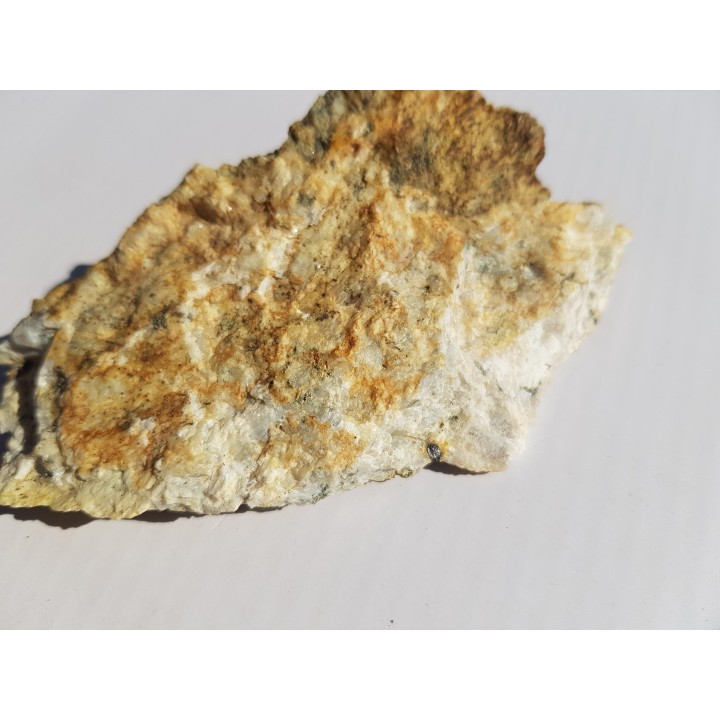 Allanit w pegmatycie z Koźmic, Wzg. Strach