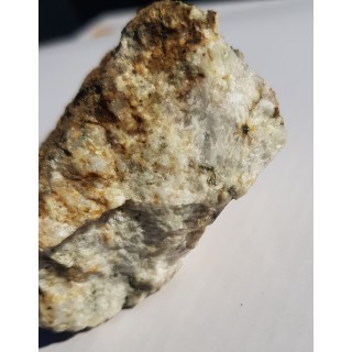 Allanit w pegmatycie z Koźmic, Wzg. Strach