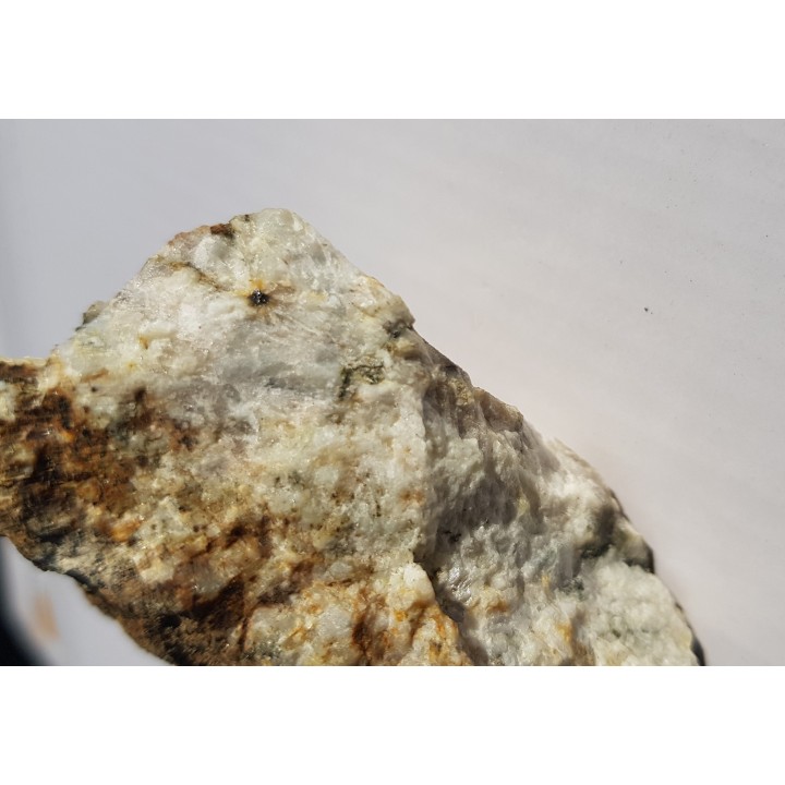 Allanit w pegmatycie z Koźmic, Wzg. Strach