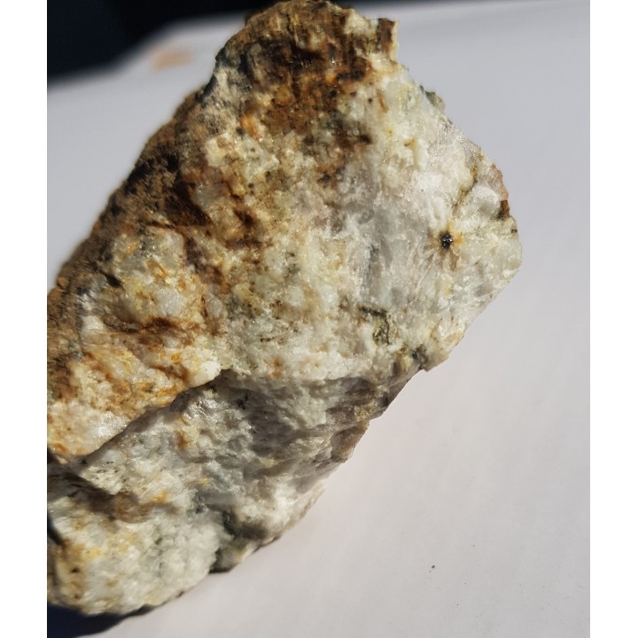 Allanit w pegmatycie z Koźmic, Wzg. Strach