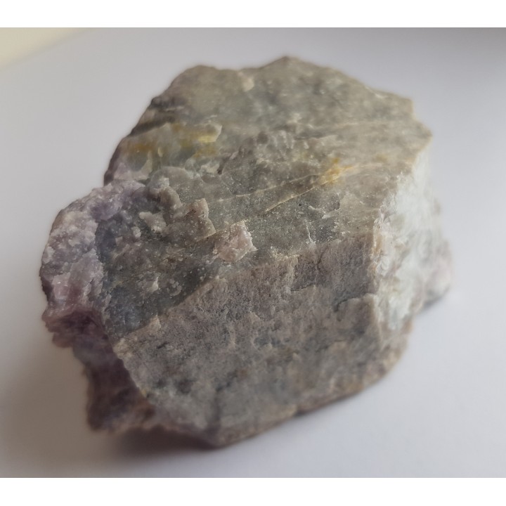 Kryształ spodumenu - rzadkiego piroksenu litowego z Piławy Grn.