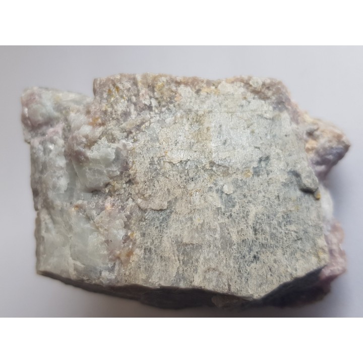 Kryształ spodumenu - rzadkiego piroksenu litowego z Piławy Grn.