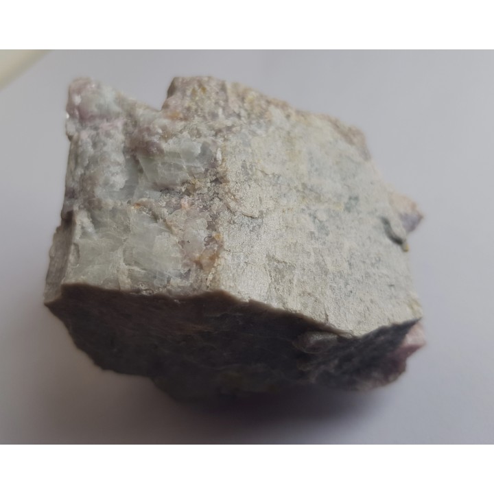 Kryształ spodumenu - rzadkiego piroksenu litowego z Piławy Grn.