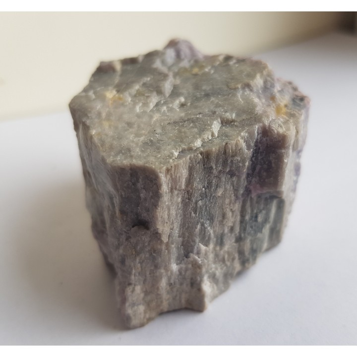 Kryształ spodumenu - rzadkiego piroksenu litowego z Piławy Grn.