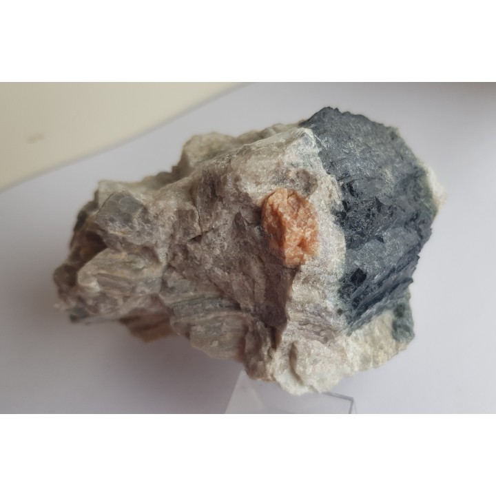 Turmalin, spessartyn i spodumen w pegmatycie z Piławy Górnej