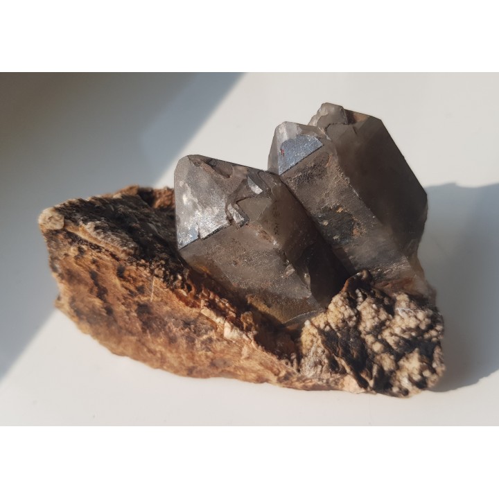 Kwarce dymne na skaleniu z Cieplic k. Jeleniej Góry