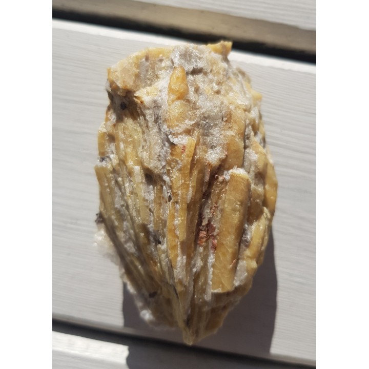 Wspaniały zrost żółtych kryształów berylu - "słońce berylowe"