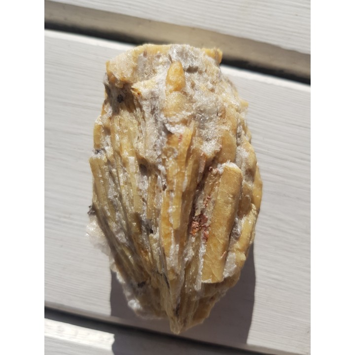 Wspaniały zrost żółtych kryształów berylu - "słońce berylowe"