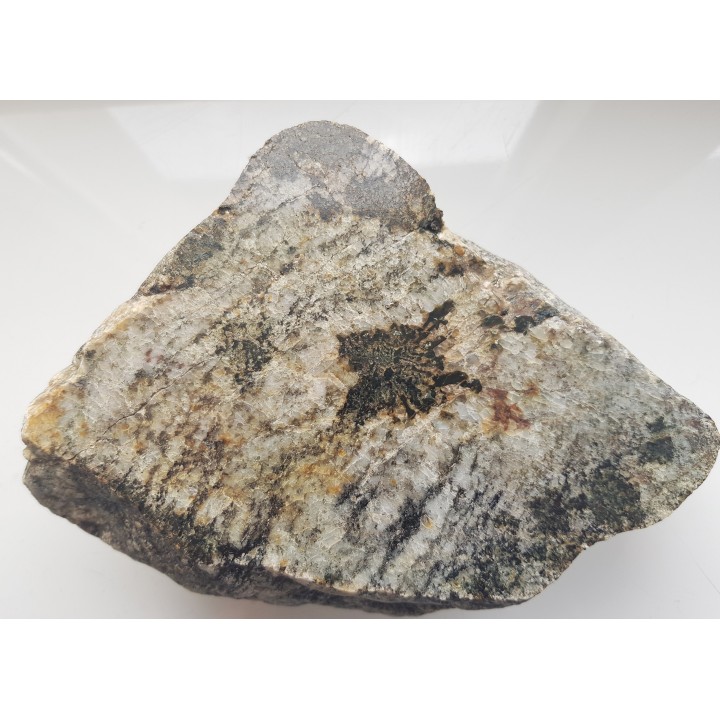 Przerosty pismowe kwarcu i kordierytu z Gór Sowich