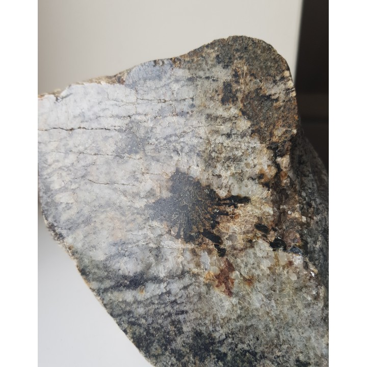 Przerosty pismowe kwarcu i kordierytu z Gór Sowich