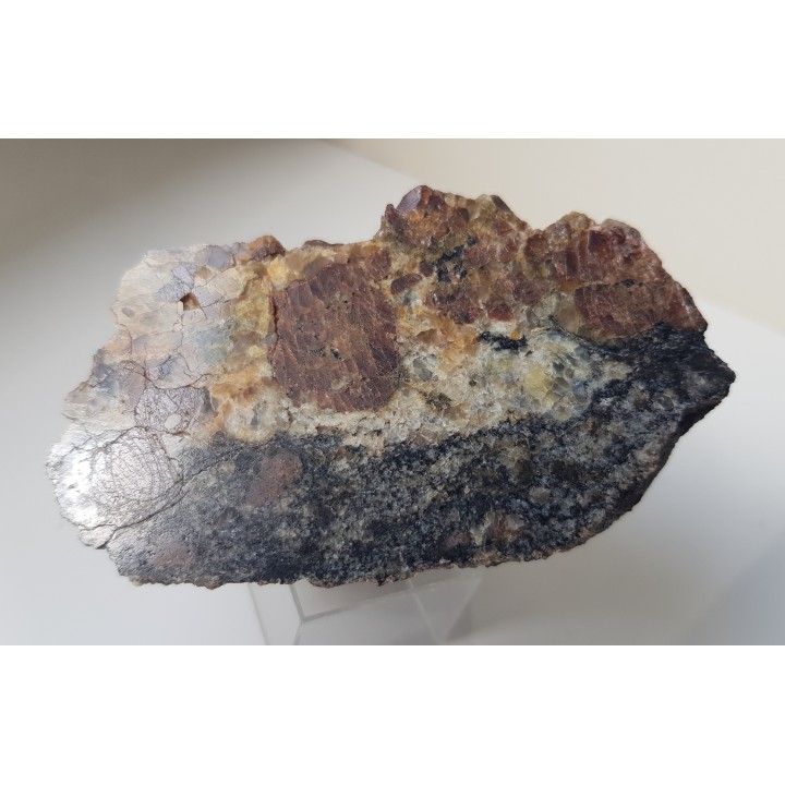 Granat z masywu Strzelina