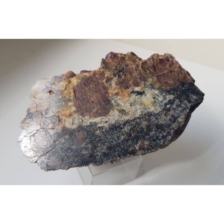 Granat z masywu Strzelina