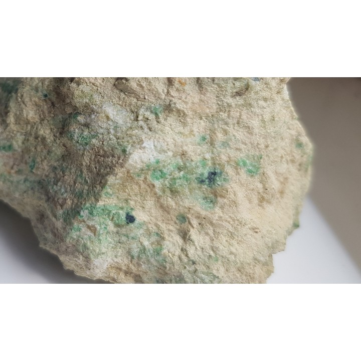 Grossular chromowy i spinel chromowy z Nasławic