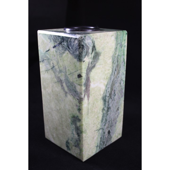 Wazon ozdobny z rodingitu